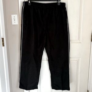 Three Hearts Women’s Athletic Pants in Black